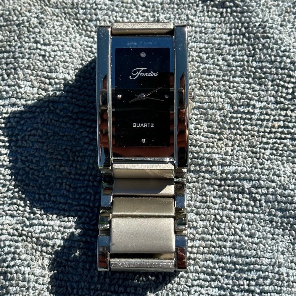 Fondini Quartz Watch - Elegant and Timeless